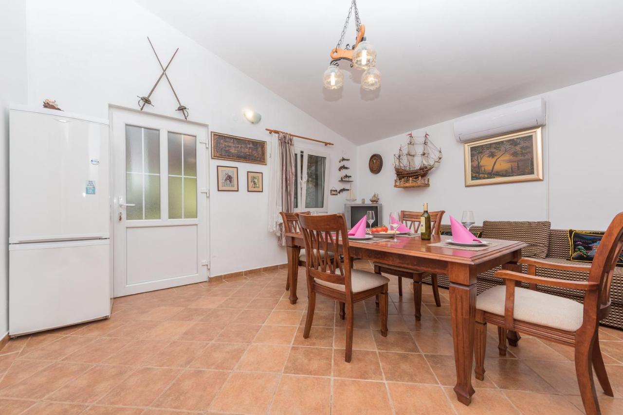 Holiday Home Frane Slivno  Exterior foto